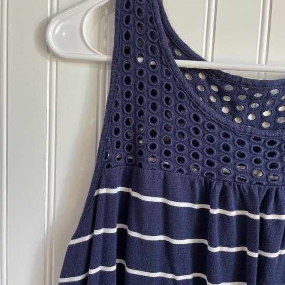Old Navy Shirt Women's Large Blue White Stripe Eyelet Neckline Tank Top - Picture 4 of 8